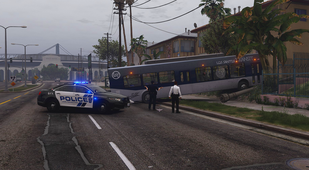 Several hurt after Los Santos Transit bus slams into apartment building